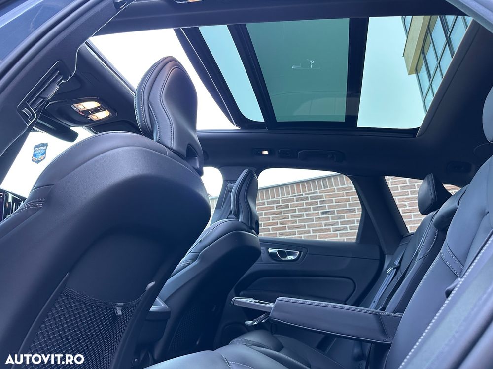 Volvo XC 60 B4 MHEV AT8 AWD R-Design - 14