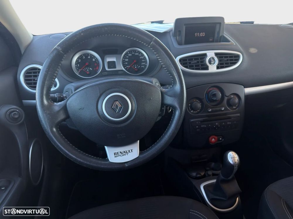 Renault Clio 1.2 16V Fairway - 9