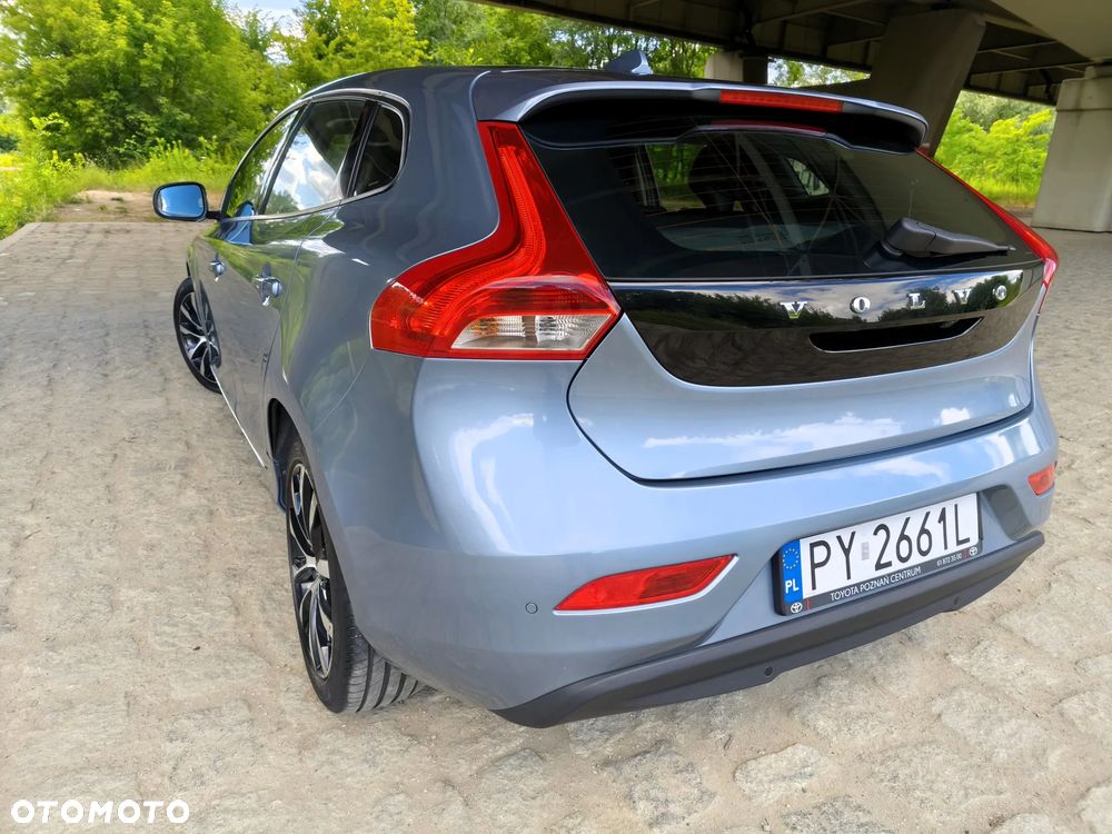 Volvo V40 T2 Drive-E Momentum - 10