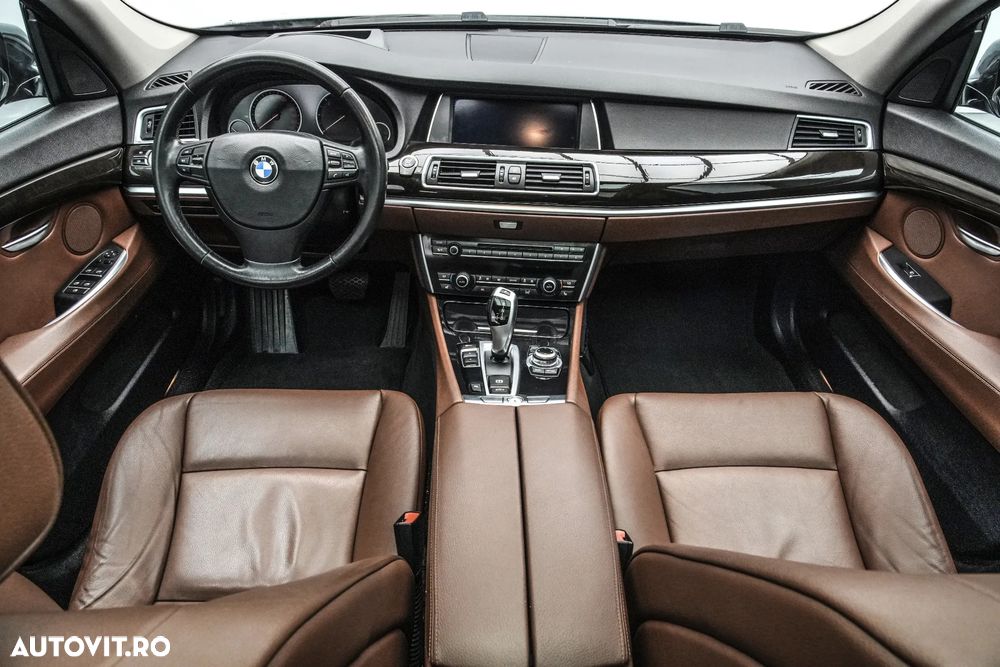 BMW Seria 5 520d xDrive - 7