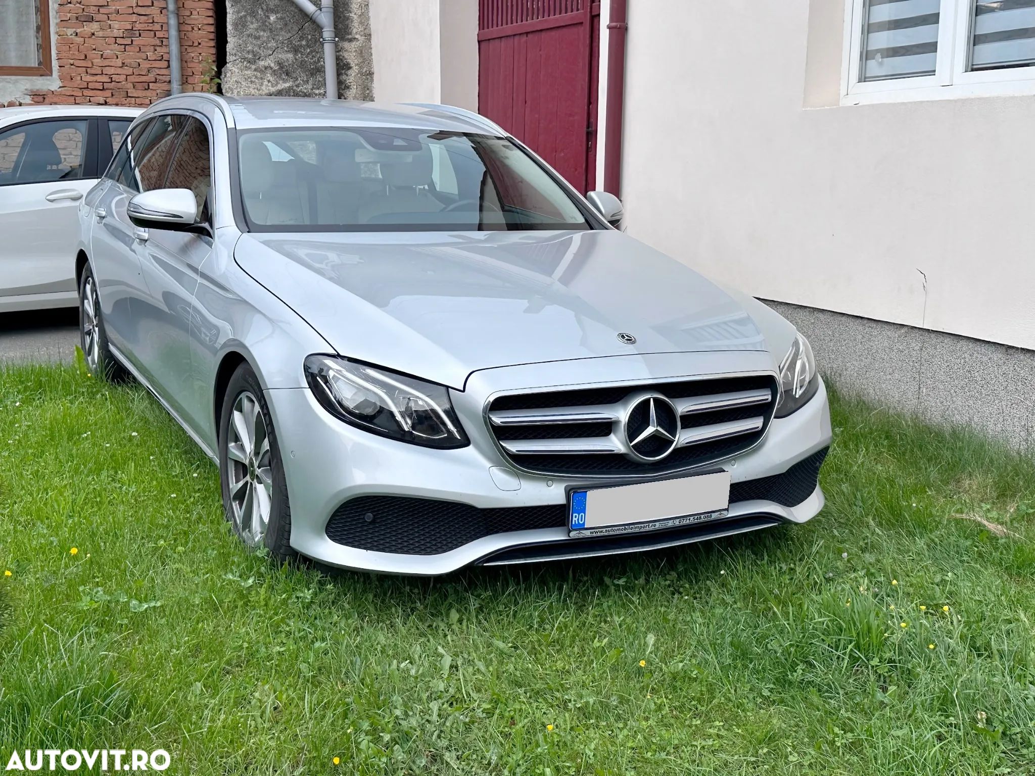 Mercedes-Benz E 200 d T 9G-TRONIC - 1