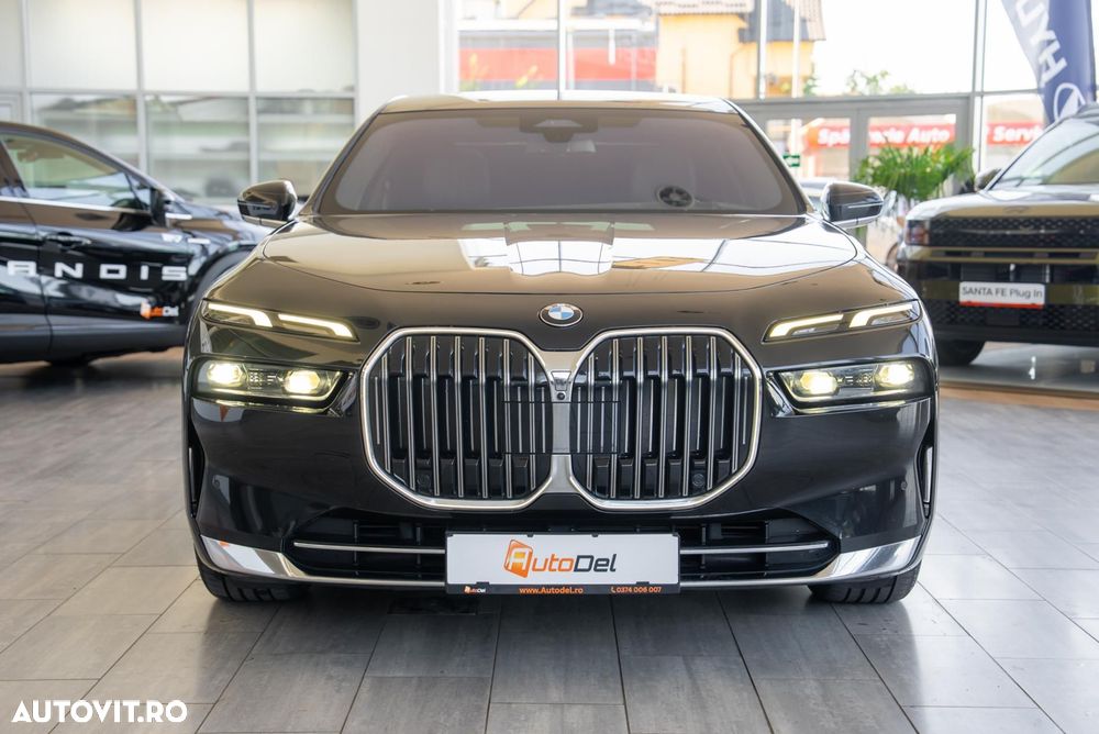 BMW Seria 7 740d xDrive MHEV - 11