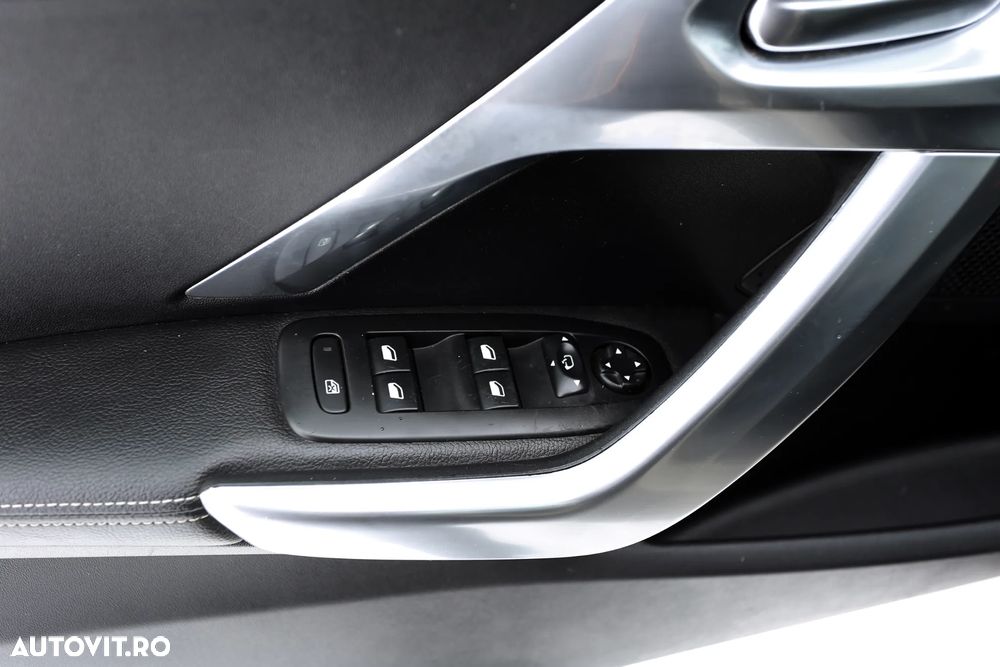 Peugeot 208 PureTech 82 Start & Stop Allure - 12