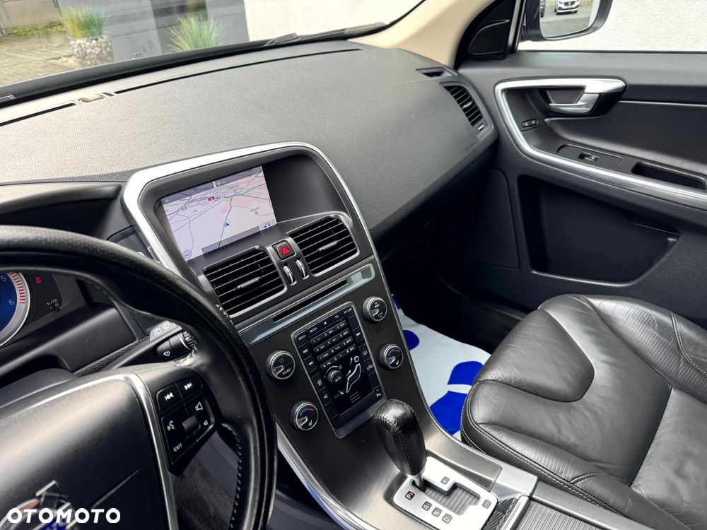 Volvo XC 60 D3 R Design - 12