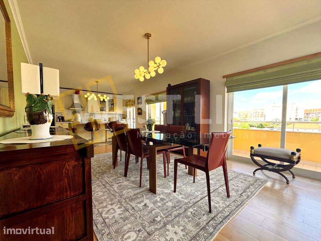 Apartamento Duplex T4 de áreas generosas e vistas desafogadas - Grande imagem: 5/24