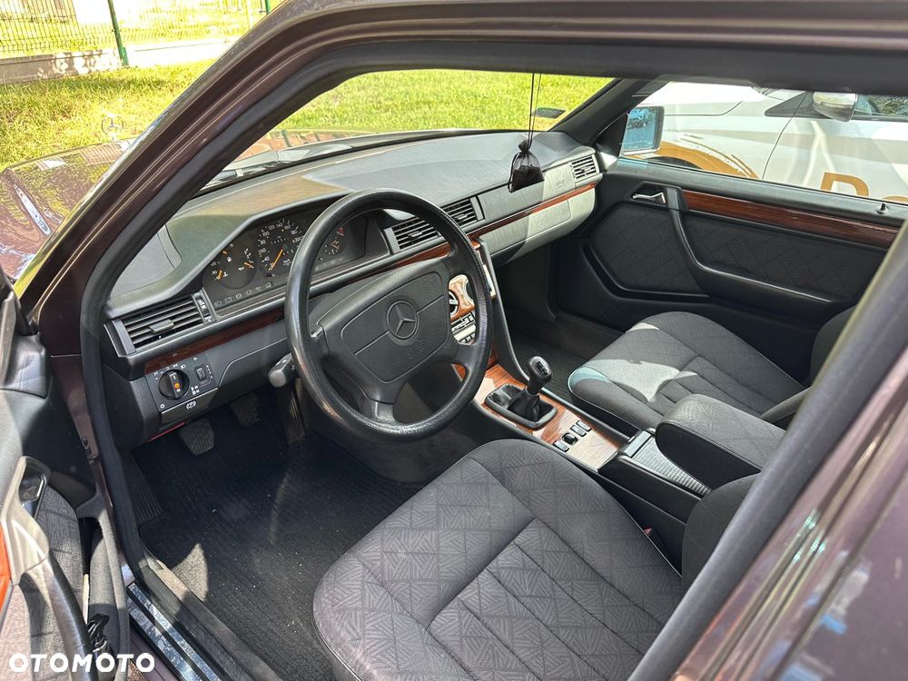 Mercedes-Benz Klasa E 200 - 7