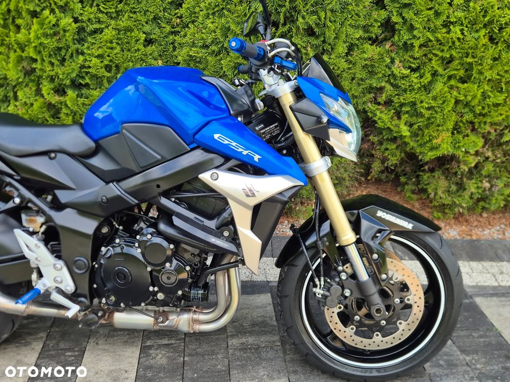 Suzuki GSR - 27