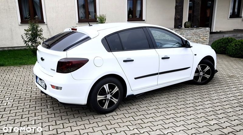 Chevrolet Cruze 1.6 LS - 4