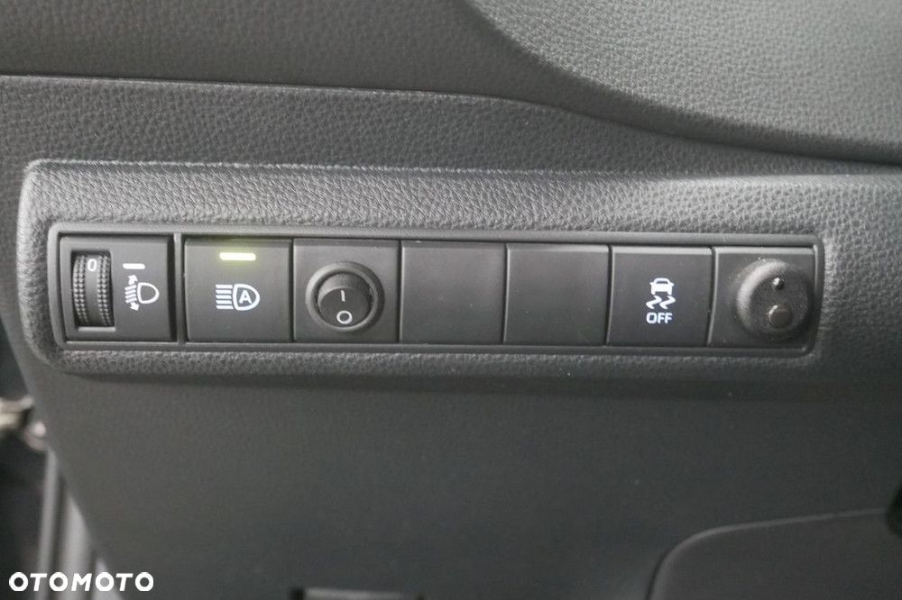 Toyota Corolla - 25