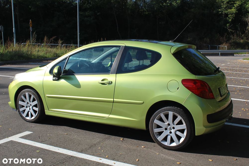 Peugeot 207 2008 photo 3