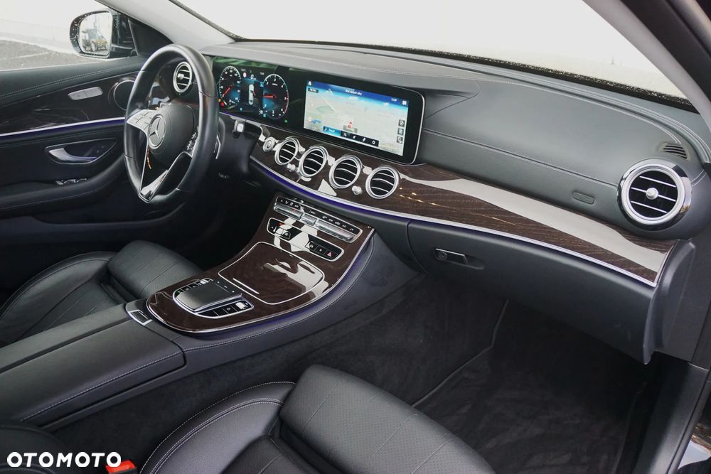 Mercedes-Benz Klasa E 200 d 9G-TRONIC - 12