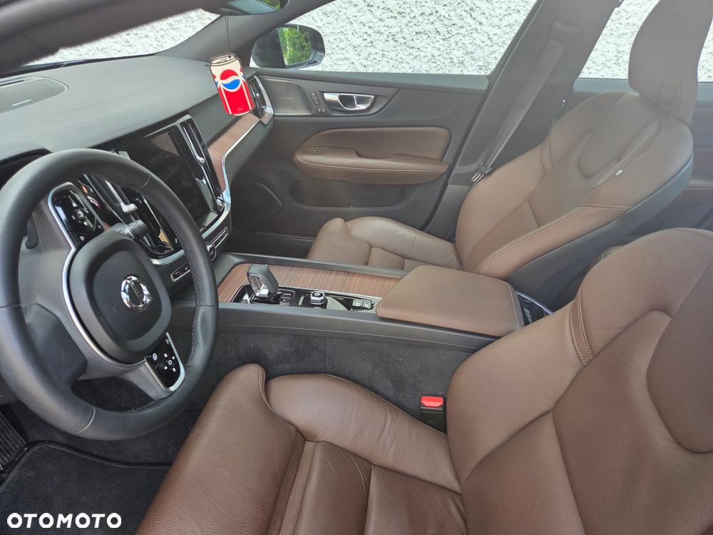 Volvo S60 B5 B AWD Ultimate Dark - 23