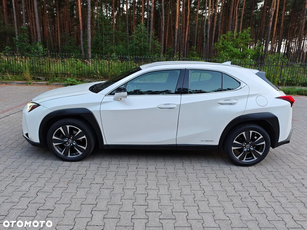 Lexus UX 250h Luxury Line - 3