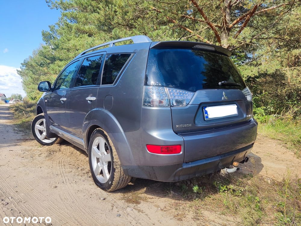Mitsubishi Outlander - 6