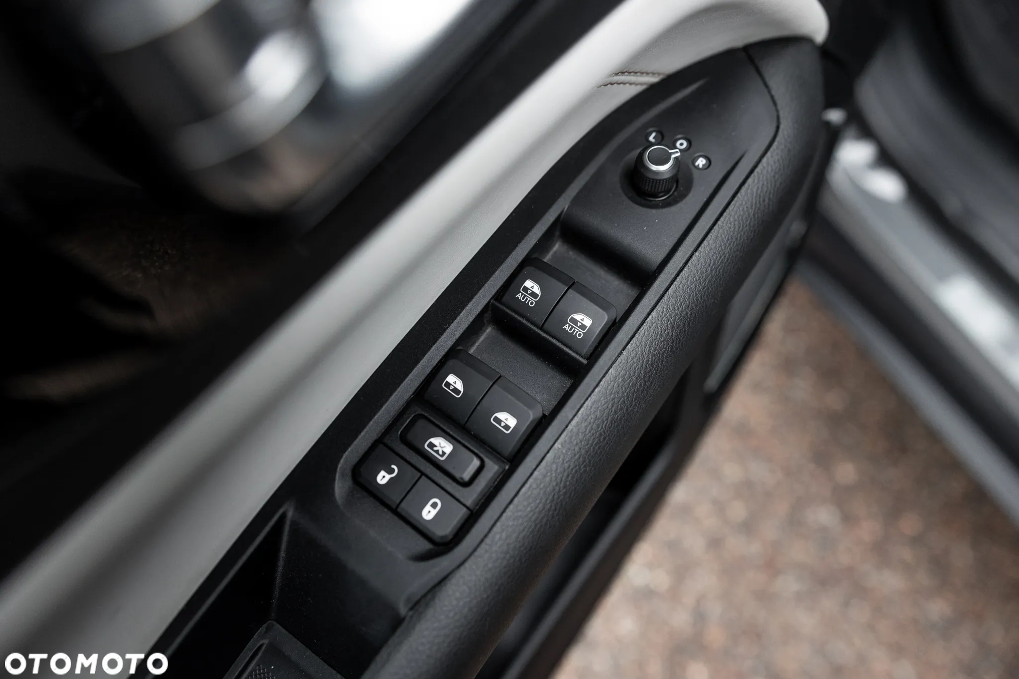 Jeep Compass - 28