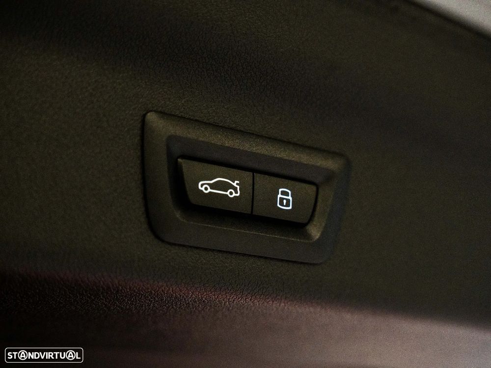 BMW iX1 eDrive20 Pack Desportivo M - 21