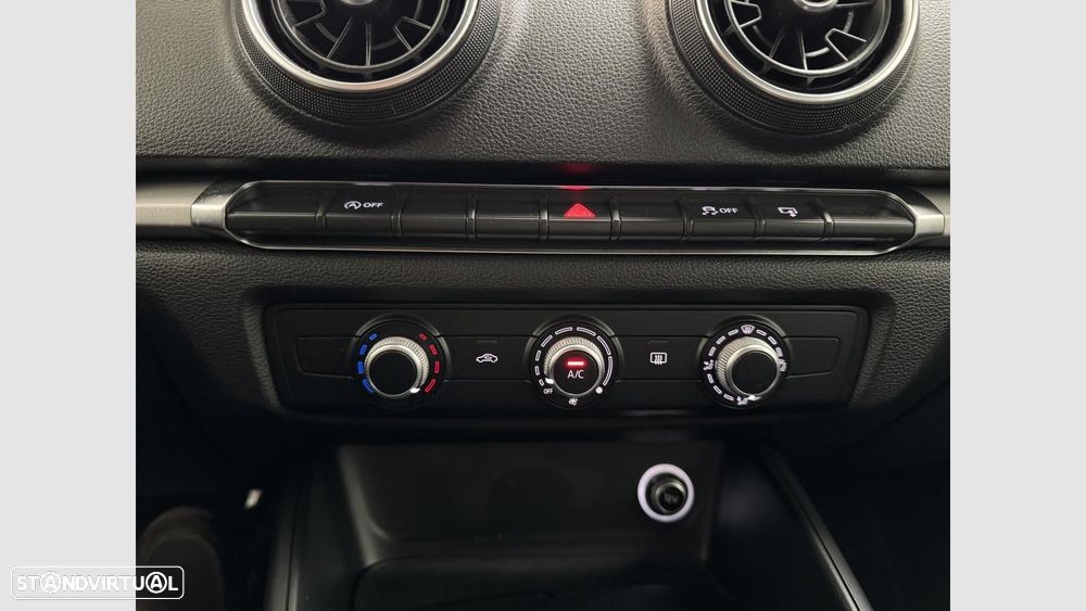 Audi A3 Sportback 1.6 TDI Design - 12