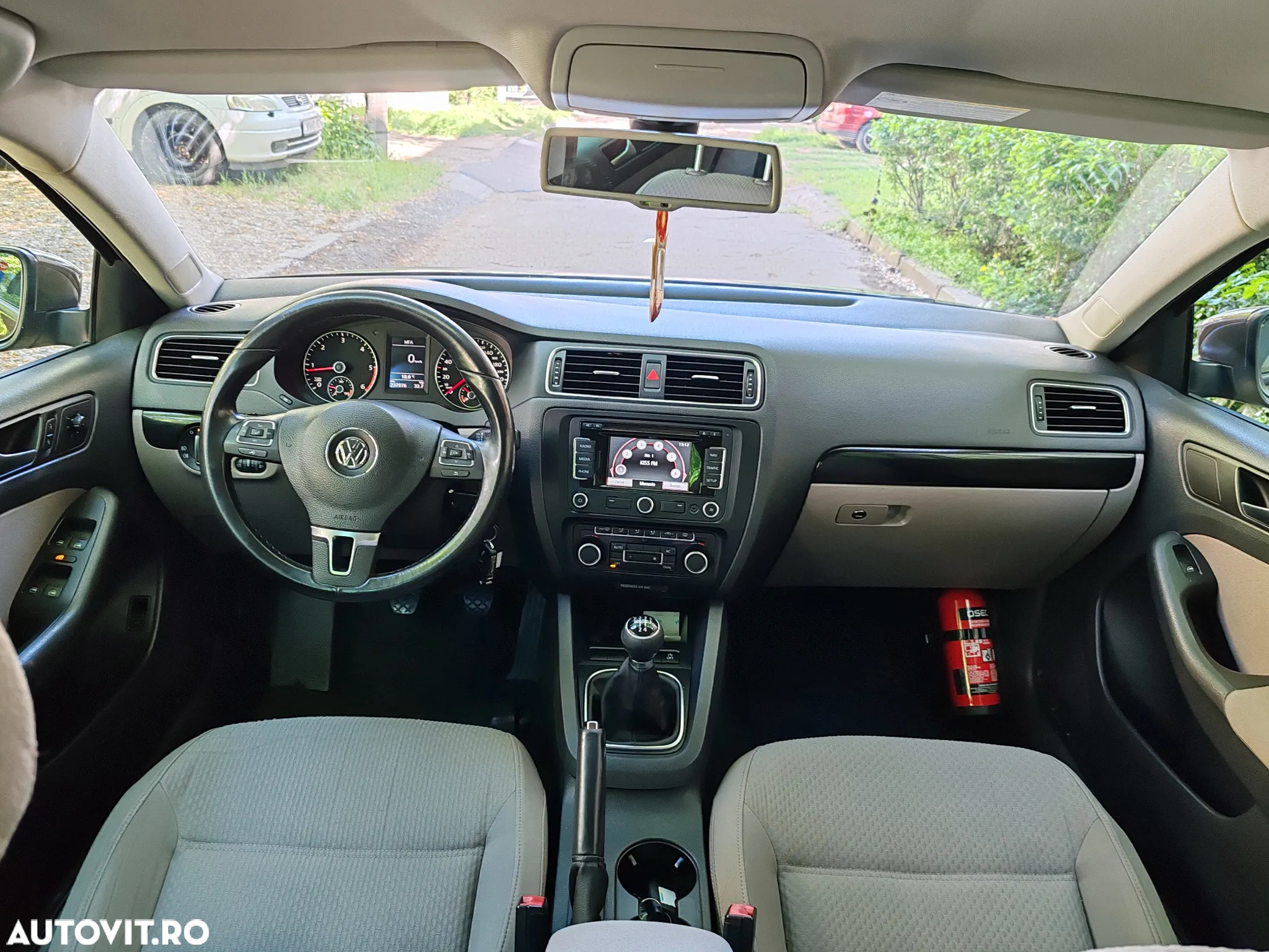 Volkswagen Jetta 1.6 TDI Blue Motion Technology Comfortline - 6