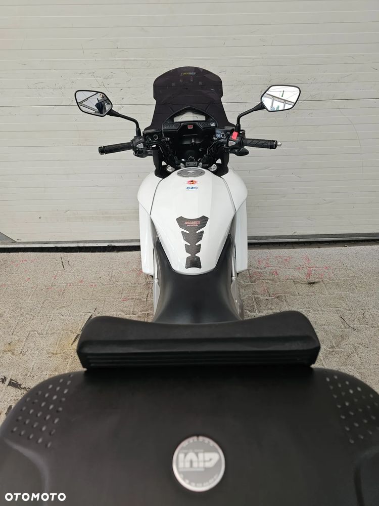 Honda VFR - 23