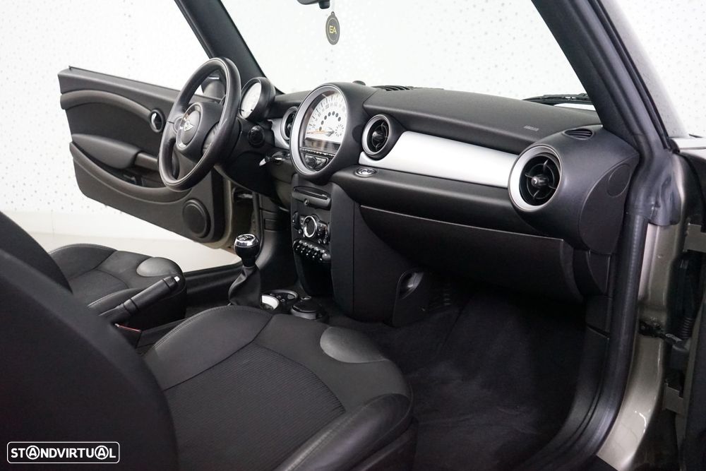 MINI Cabrio Cooper D - 28