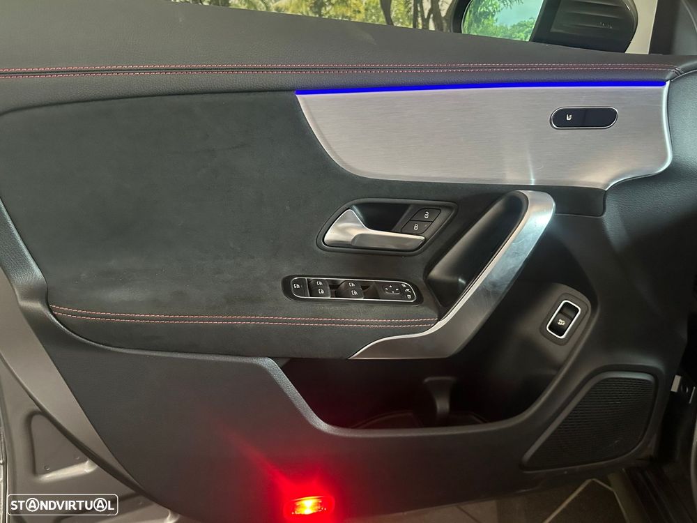 Mercedes-Benz CLA 180 d Shooting Brake AMG Line Aut. - 32