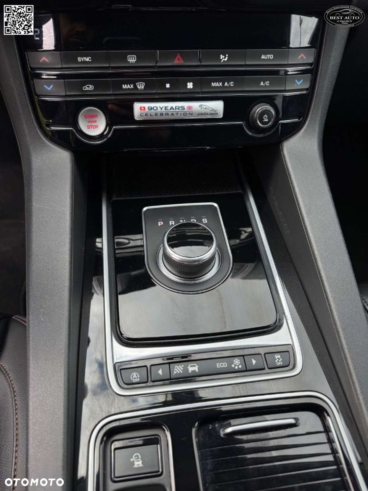 Jaguar F-Pace - 25