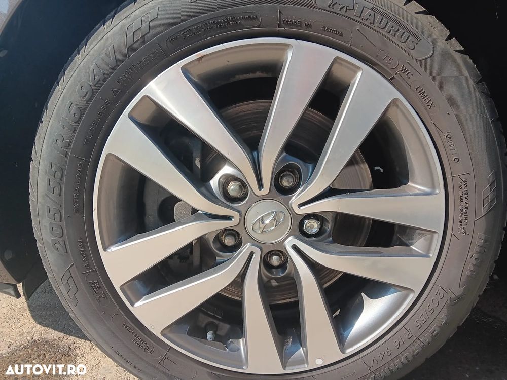 Hyundai i30 1.4 100CP 5DR M/T Classic - 20