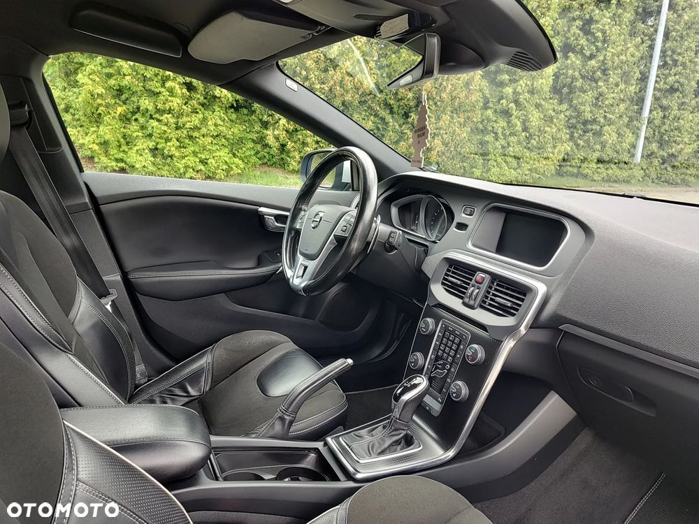 Volvo V40 T5 Drive-E R-Design Momentum - 12