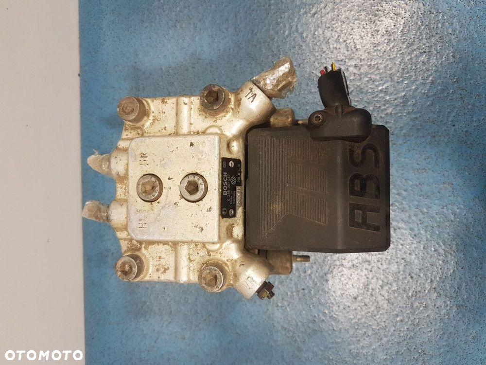 VOLKSWAGEN TRANSPORTER T4 2.4 POMPA ABS 0265201037 - 3
