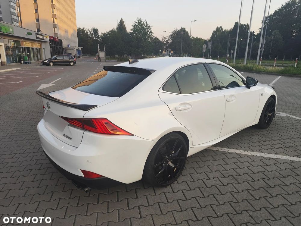 Lexus IS 200t F Sport - 9