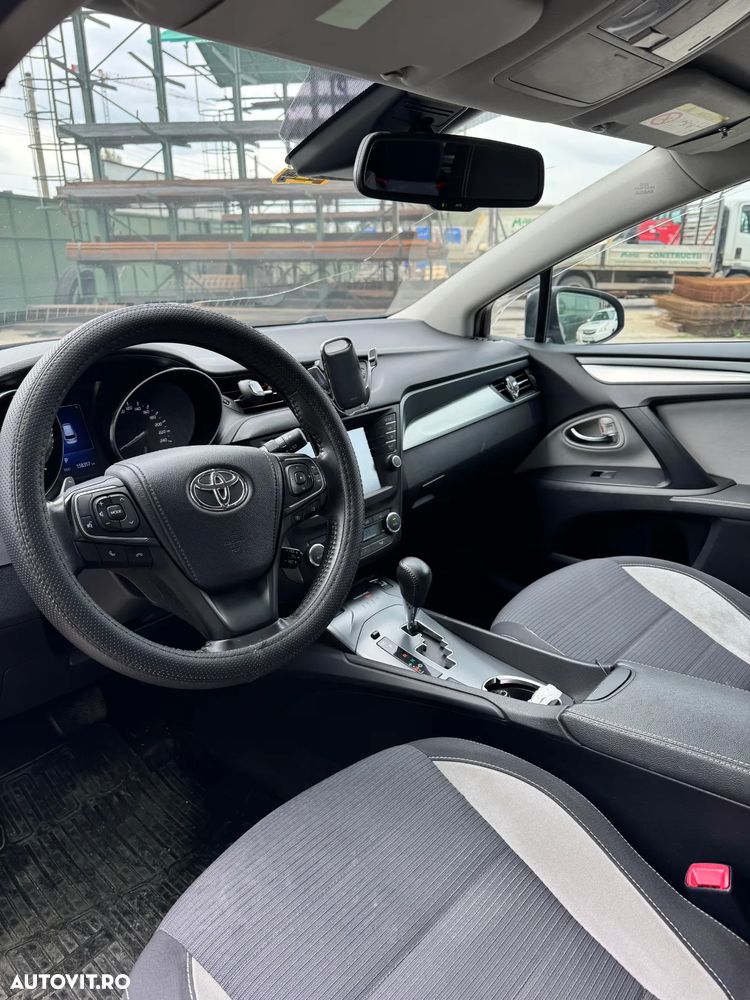 Toyota Avensis 1.8 Multidrive S Team Deutschland - 8