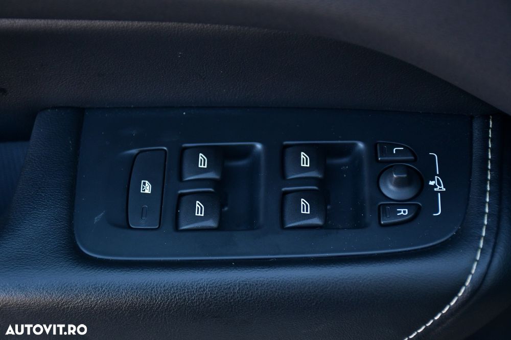 Volvo XC 60 - 30