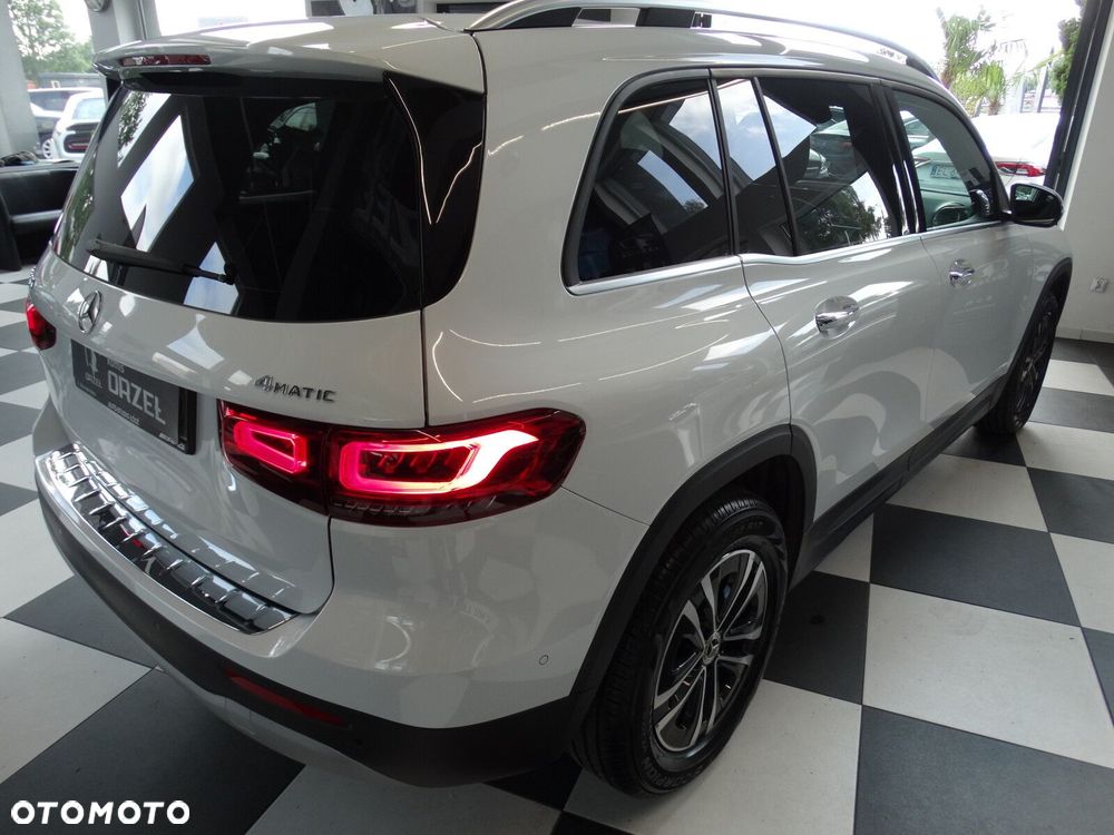 Mercedes-Benz GLB - 10