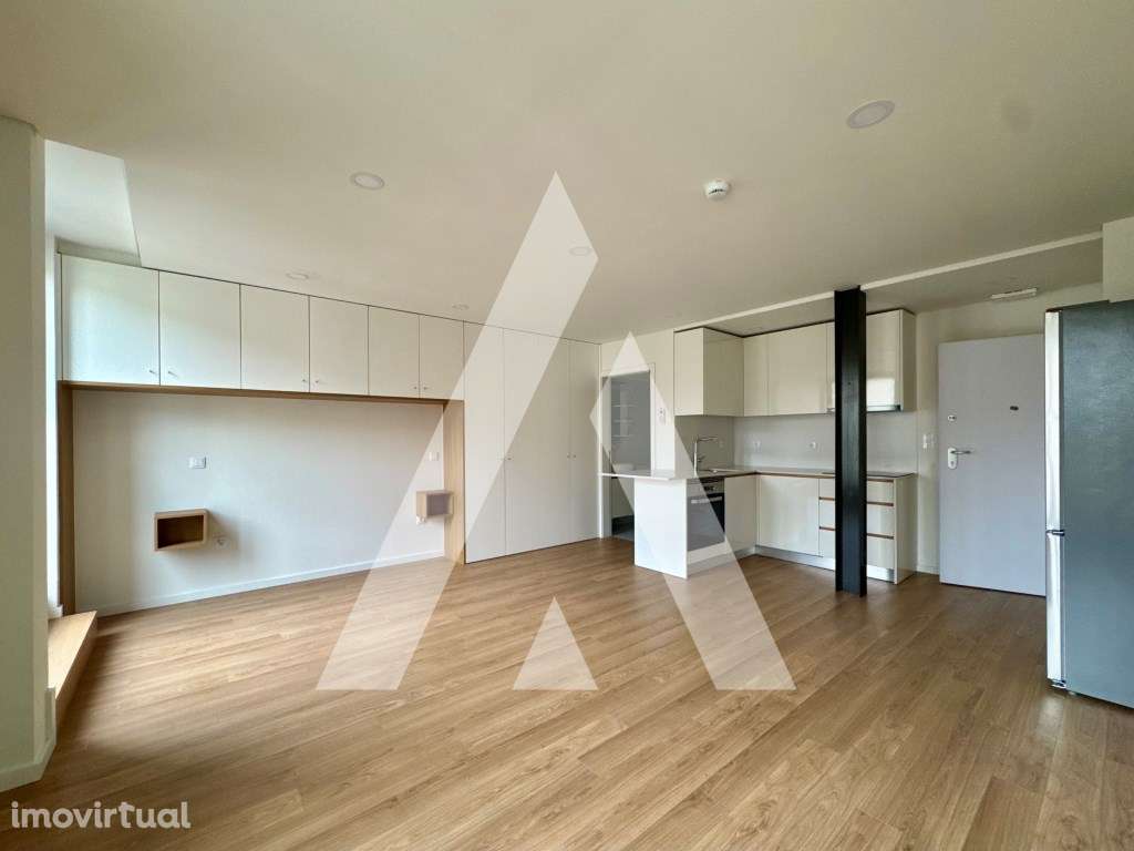 Apartamento T0 com Varanda no Centro do Porto - Grande imagem: 2/31