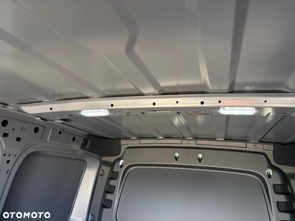 Volkswagen Caddy - 10