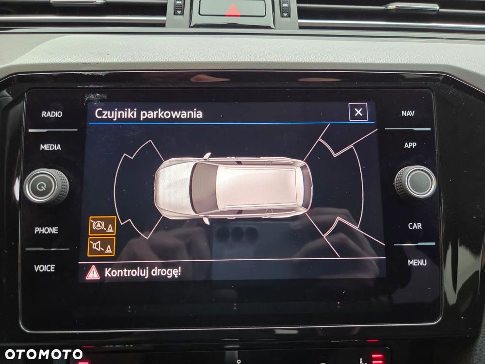 Volkswagen Passat - 24