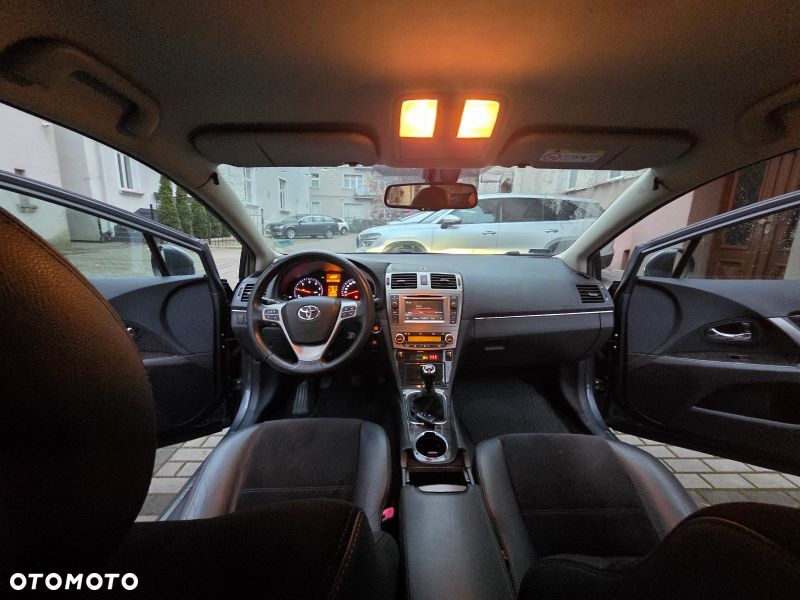 Toyota Avensis 2.0 D-4D Premium - 4
