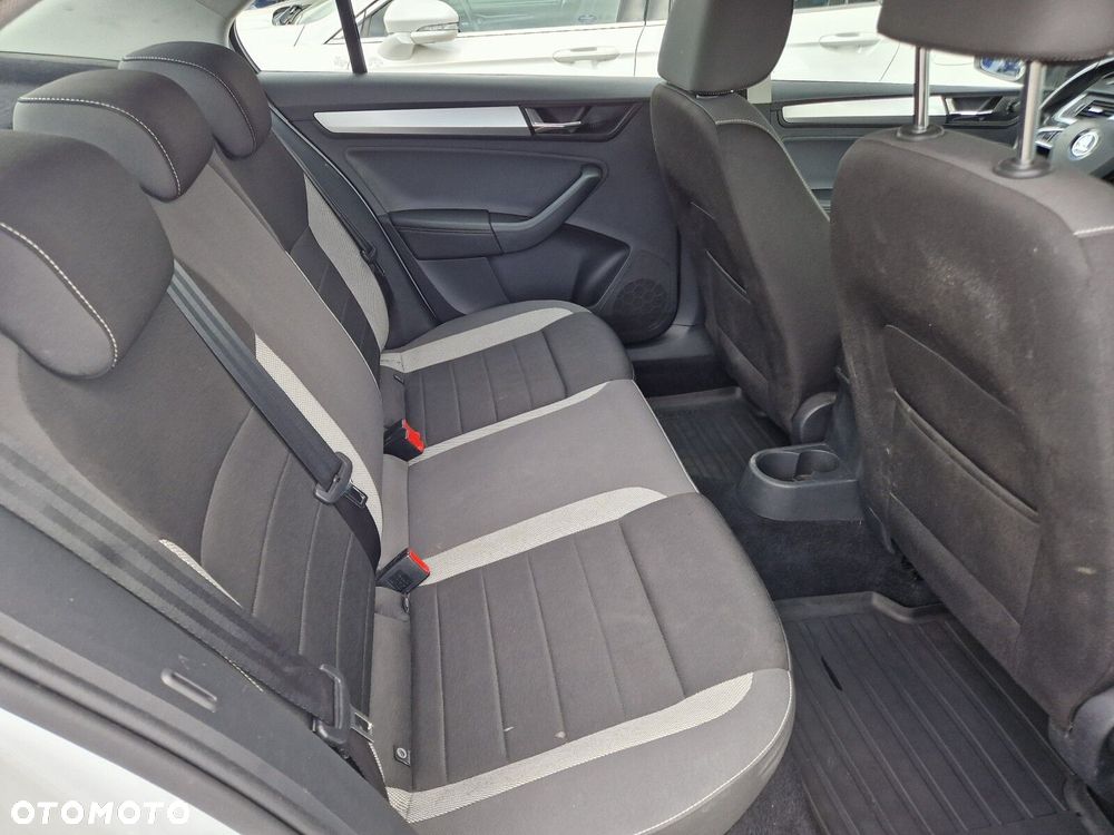 Skoda RAPID 1.0 TSI Ambition - 29