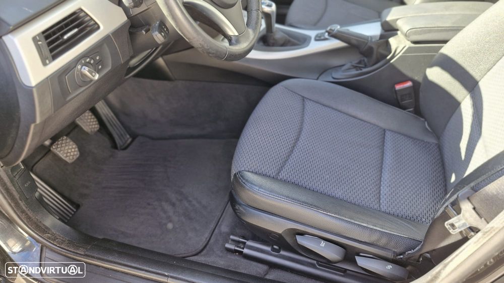 BMW 318 d Navigation - 23