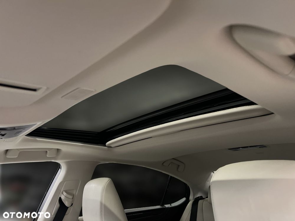 Lexus ES 300h Business Edition - 28