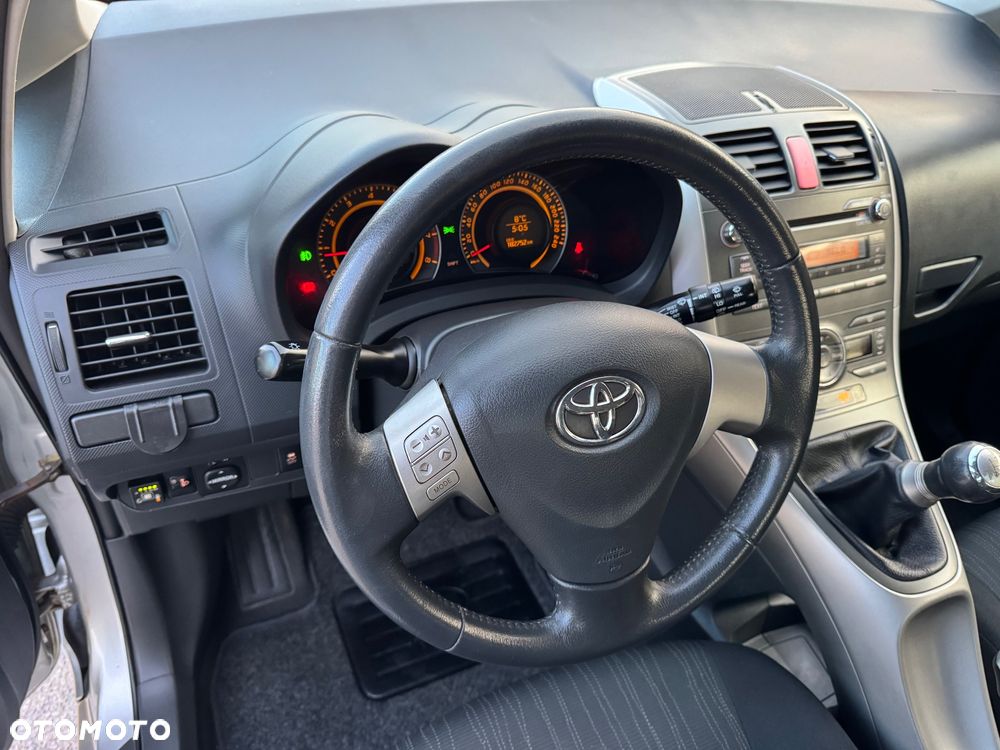 Toyota Auris 1.33 VVT-i Terra - 21