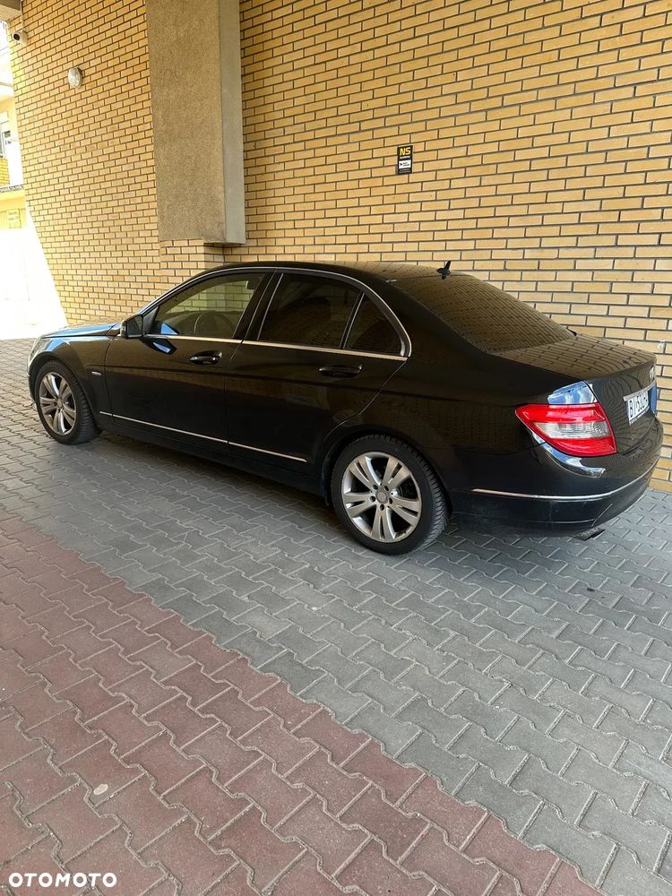 Mercedes-Benz Klasa C 180 CGI Automatik BlueEFFICIENCY Avantgarde - 2