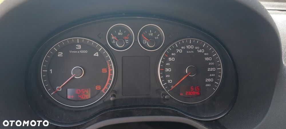 Audi A3 3-drzwiowe 1.6 TDI DPF Ambition - 10