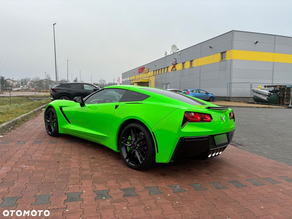 Chevrolet Corvette - 4