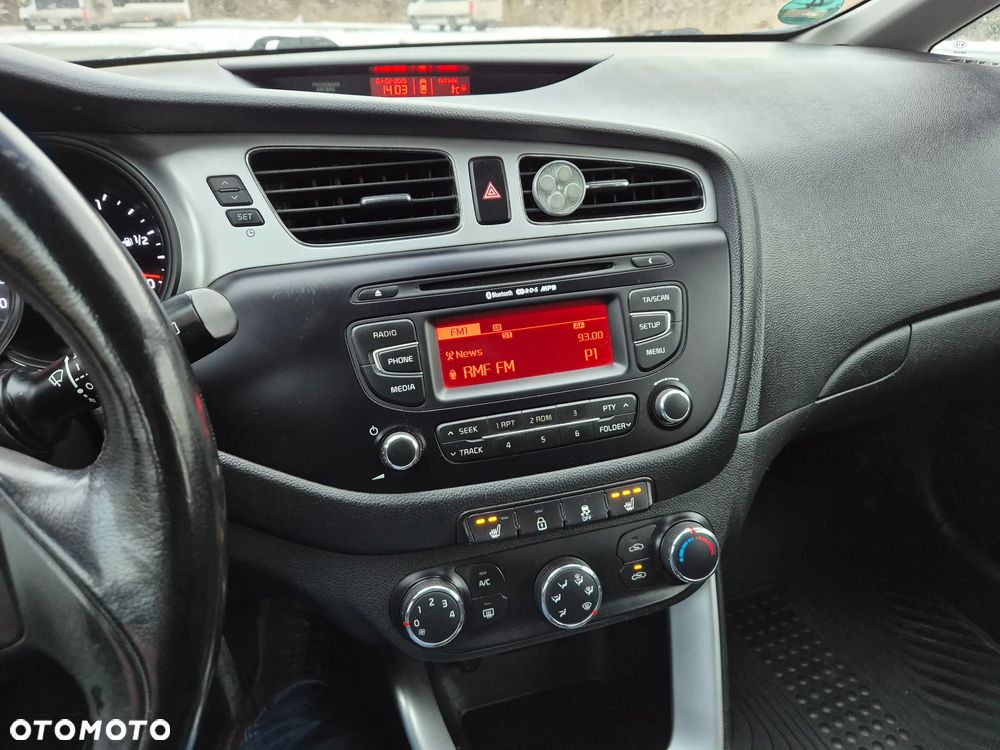 Kia Ceed 1.6 GDI Fifa World Cup Edition - 18