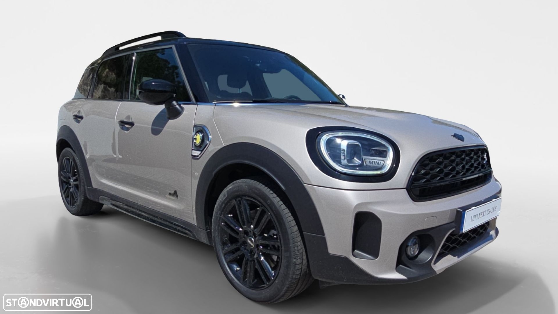MINI Countryman Cooper SE Premium Classic Auto - 3