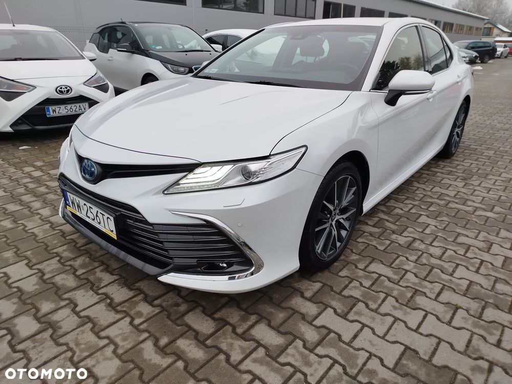 Toyota Camry 2.5 Hybrid Executive CVT - 2
