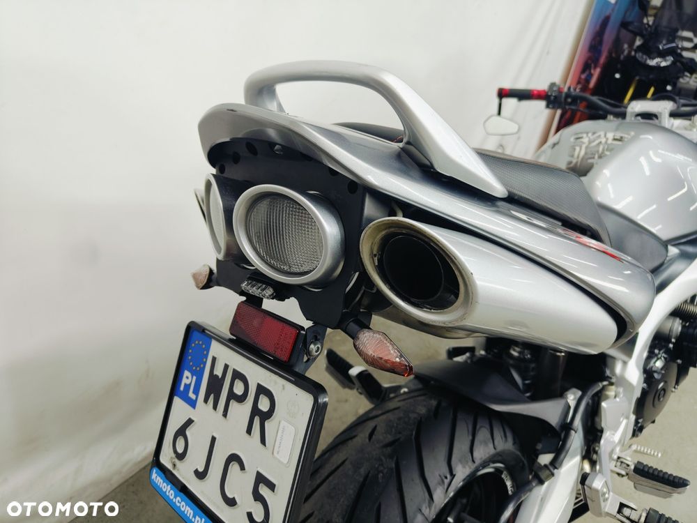 Suzuki GSR - 10