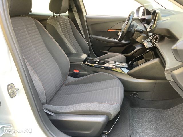 Peugeot e-208 50 kWh Active Pack - 32