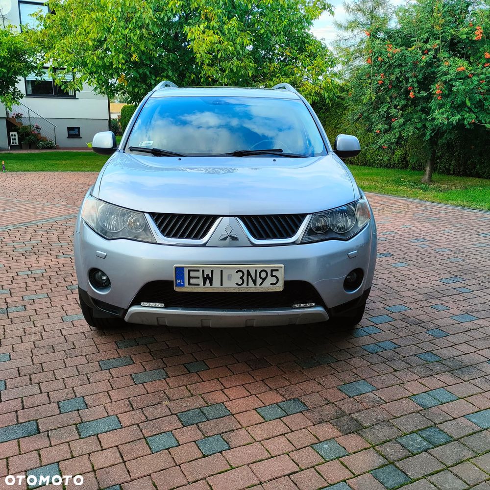 Mitsubishi Outlander 2.2 DID Instyle NAVI - 1